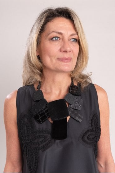 Barock Absolute Black Leather Necklace 