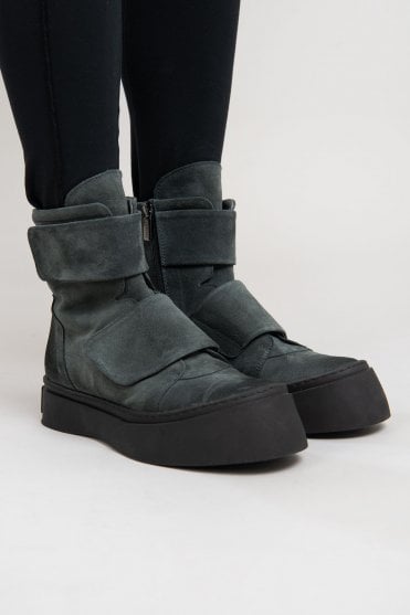 London Amazzonia Suede Boots