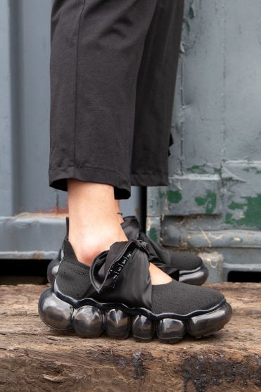 Black Jewelry Hankie Pumps 
