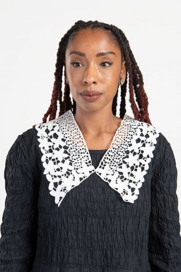 Cream Lace Collar 