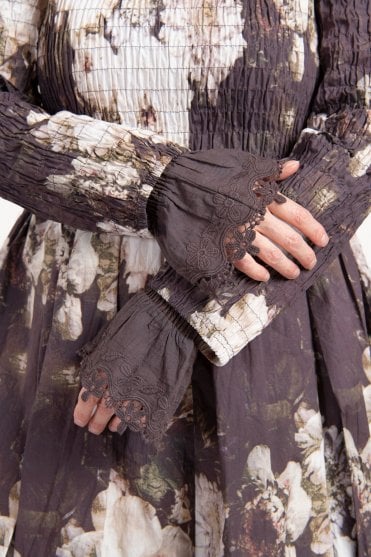Raisin Elin Cuffs 